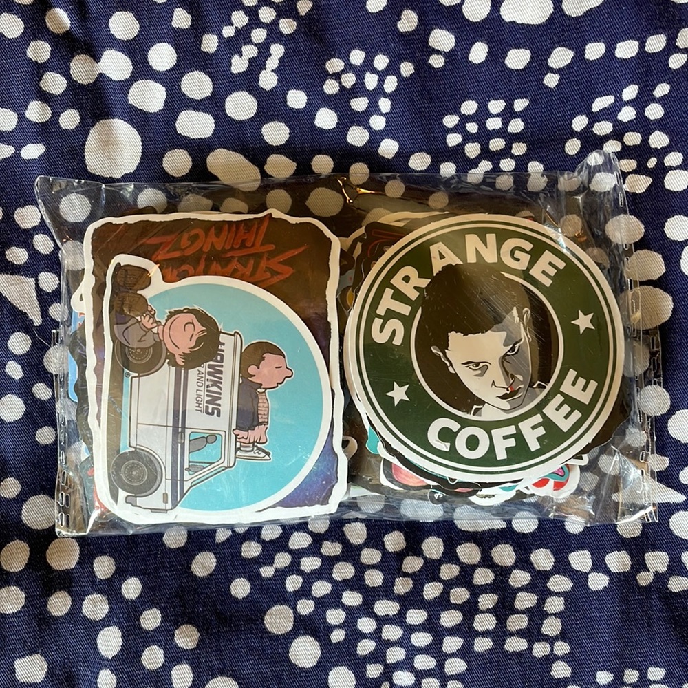 Stranger Things 100 Stickers - Picture 2 of 2